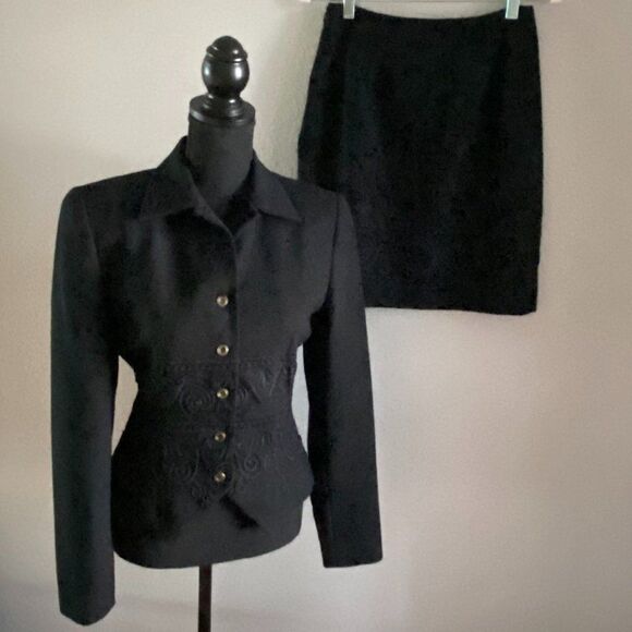 Vintage Black Wool Suit with embroidery Frances Eritha Skirt and Blazer Size 4 - Picture 1 of 14
